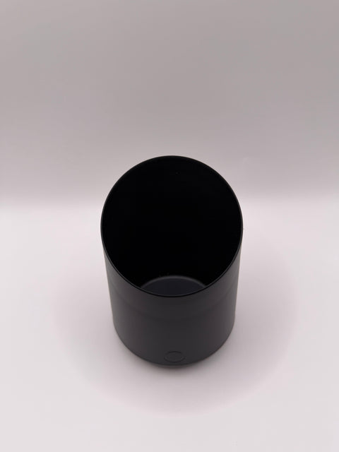 SUBMINIMAL Subscale in Mattschwarz von oben – schräge Einfüllöffnung und Bedientaste